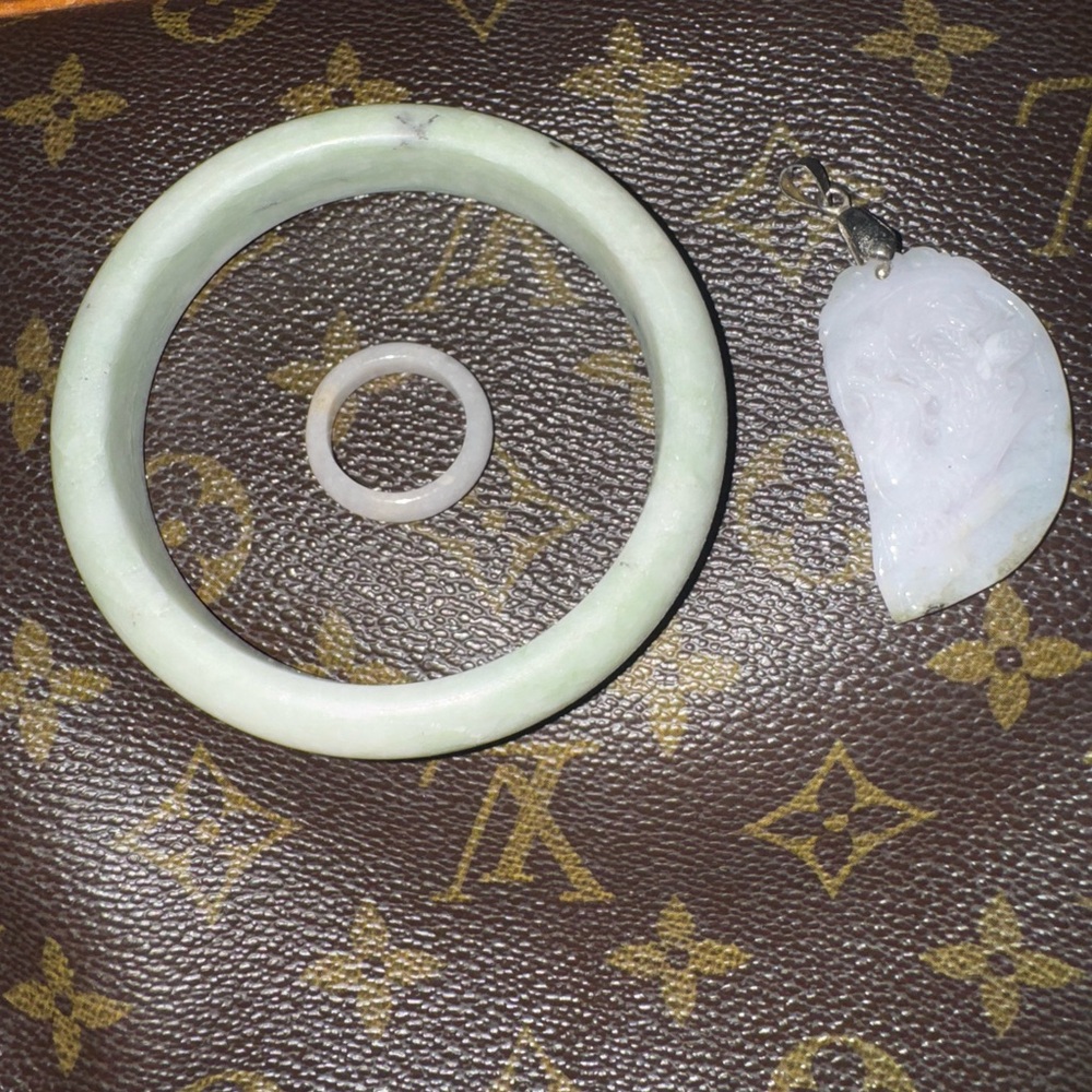 Certified heart jade  pendant bangle and ring size 7
set .